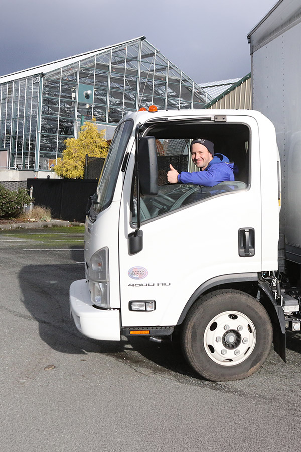 emp_peter_deliveryVan_5L9A4173